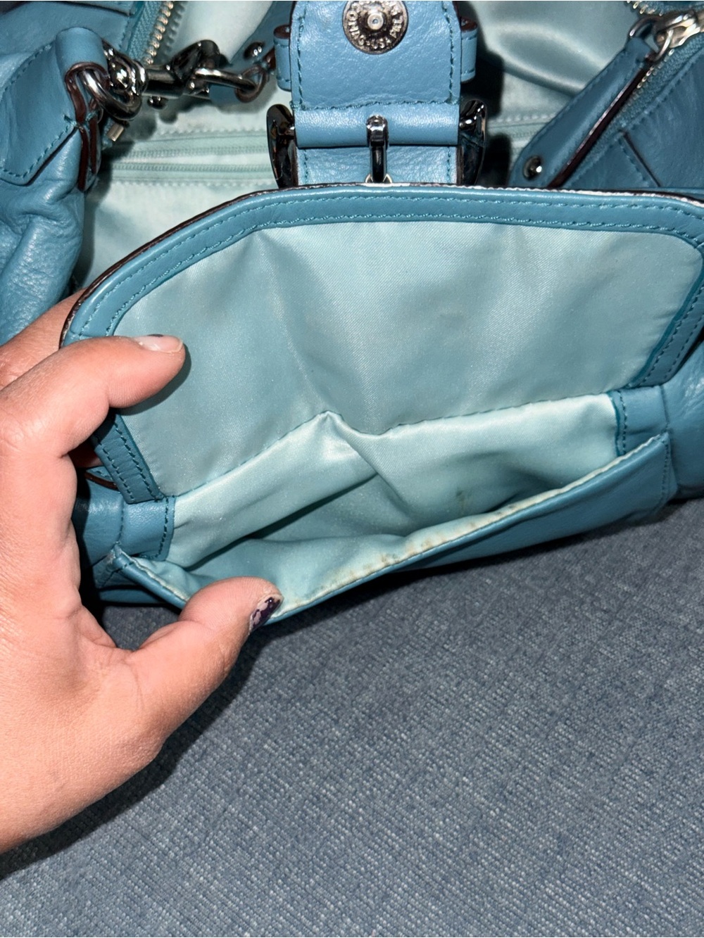 Blue Leather Shoulder Bag - Stylish Everyday Tote - Picture 7 of 7